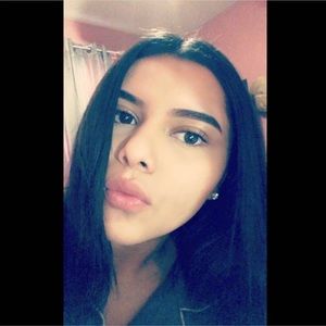 Meet your Posher, Cassandra